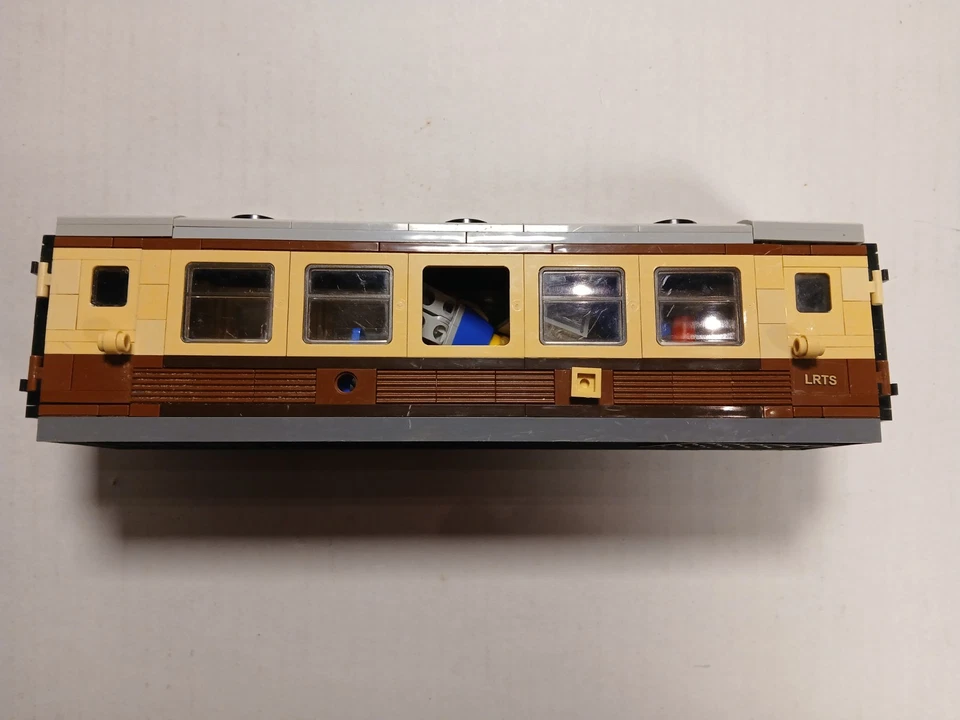 LEGO RC Train: passenger car only from Emerald Night 10194. HTF. See description - Image 4 of 4
