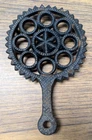 Vintage/Antique Griswold Cast Iron Trivet, "Round" or "Star" pattern. No. 1727