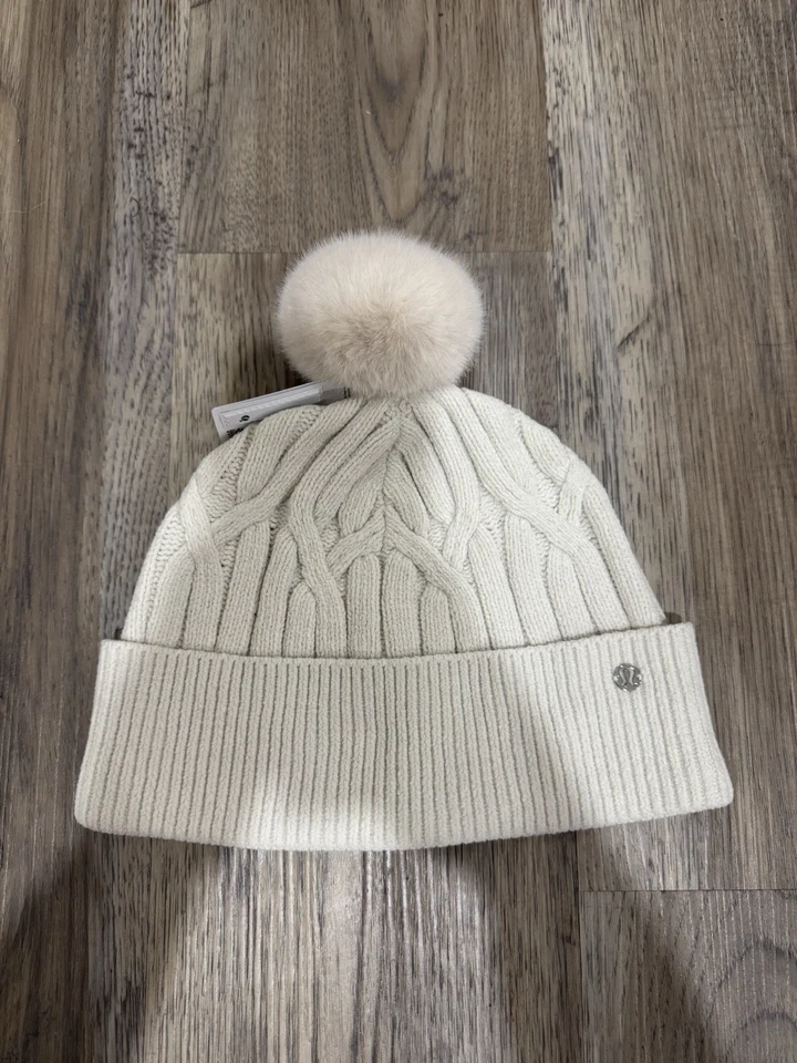 Lululemon - SOLD OUT - Cable-Knit Fleece Lined Mittens/Beanie SET - Image 2 of 4