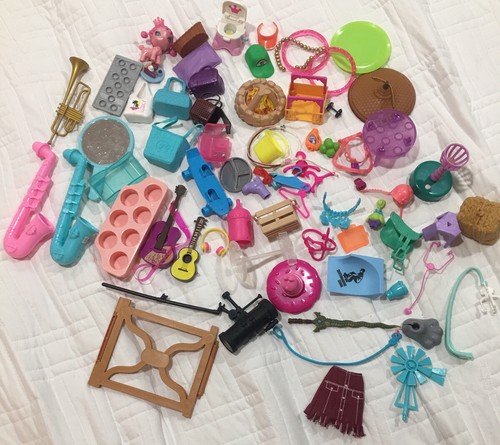 ENORME LOTE DE JUGUETES BARBIE, varios. Caniche y accesorios Mix Bottom Toy Box década de 2000 - Imagen 16 de 16