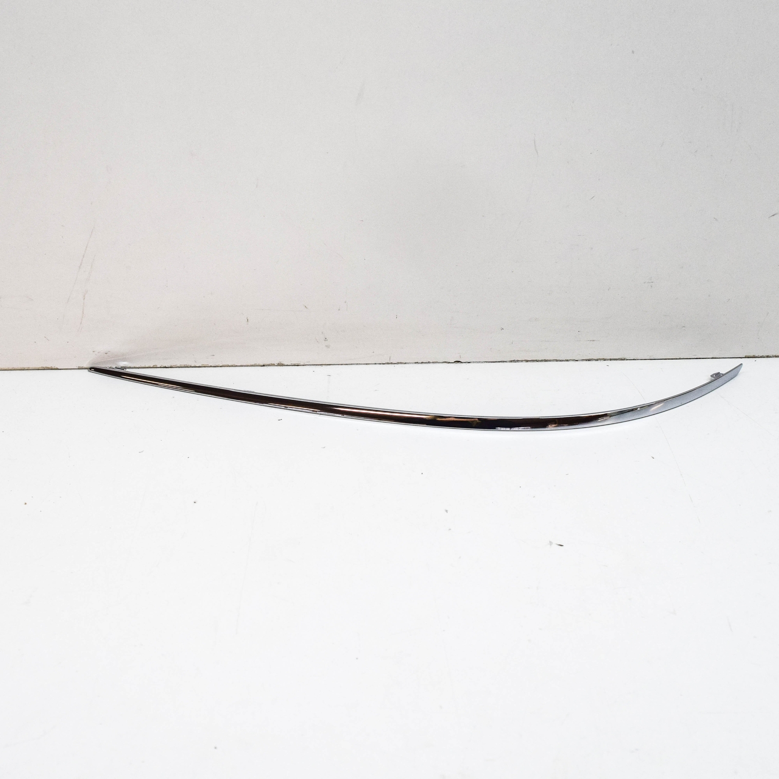 MERCEDES-BENZ B W245 Zierleiste für Frontstoßstange rechts A1698851474