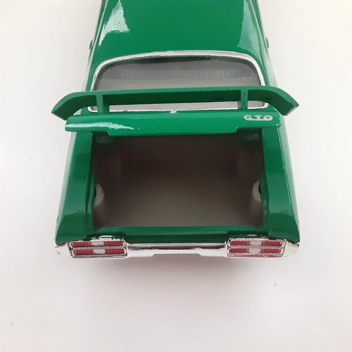 1969 Pontiac GTO Judge 1/24 Scale Motormax Moving Parts Green Chevrolet READ - Picture 6 of 9