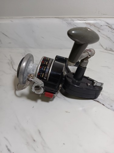 Vintage Garcia Mitchell 906 Spinning Fishing Reel 3.8:1 Ratio - Made In France - Picture 7 of 9