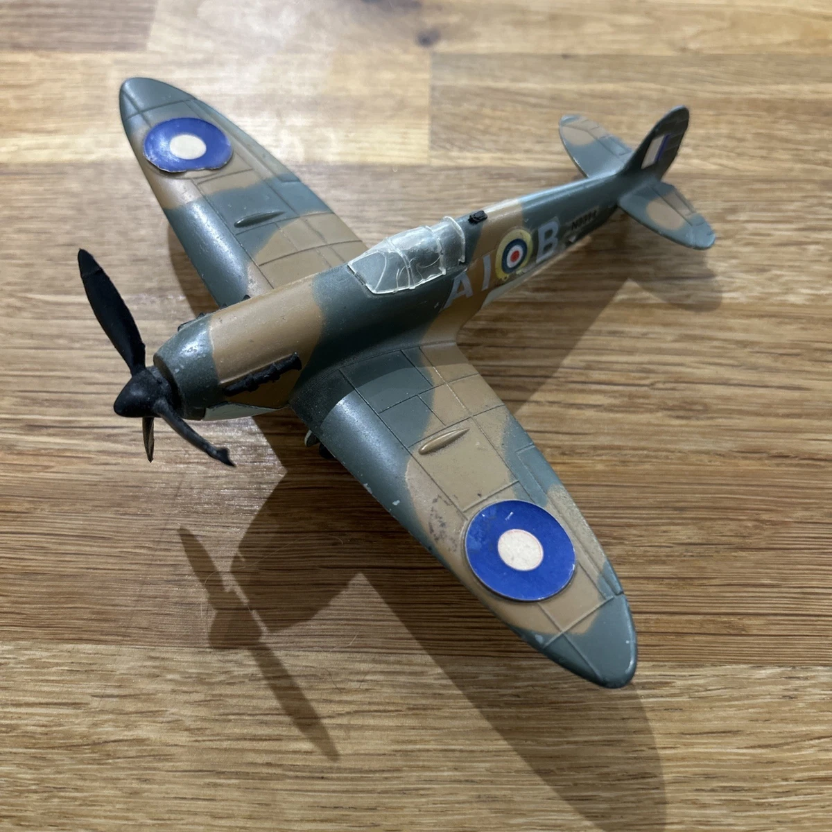 Dinky toys militaire - Avion de chasse SPITFIRE MKII , réf. 719 , neuf