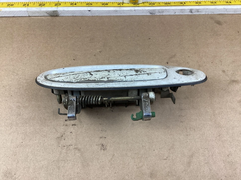 Manija de puerta exterior delantera lado pasajero Nissan Máxima 1995-1999 80606-41U10 OEM Foto 4 de 4