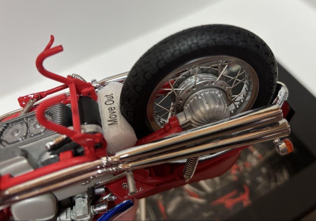 MV Agusta 750S ミニカー Minichamps 1/12 Scale MV Agusta 750S Motorcycle Model