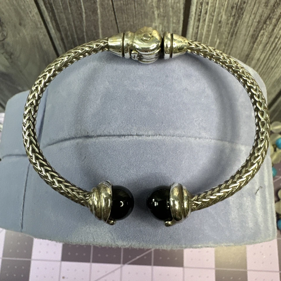 Brazalete brazalete con cuentas de ónix enchapado en plata de ley con bisagras con cable talla 7,25 Foto 4 de 4