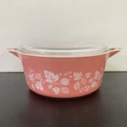 VINTAGE PYREX 475-B  PINK WHITE GOOSEBERRY 2 1/2 QT CASSEROLE WITH LID