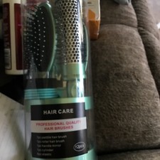 NEW SEALED 12 PCS HAIR CARE PROFESSIONAL QUALITY HAIR BRUSHES GREEN SET