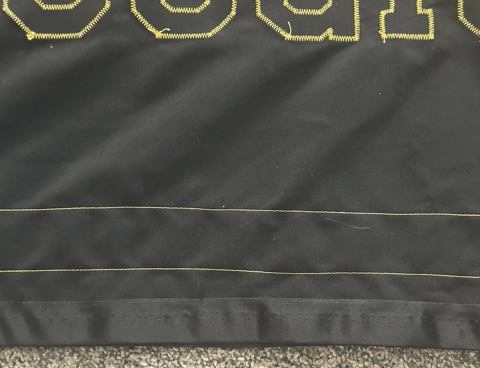 Bandeira vintage UNIVERSIDADE São Francisco "IBSA" INT'L BACHARELADO - Imagem 4 de 4