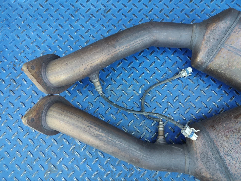 Chevrolet Corvette C6 LS3 2005-2013 convertidores catalíticos GM Foto 4 de 4