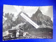 🔵 CARTOLINA FOTO DOLOMITI ROLLE BAITA F. SEGANTINI CON VEZZANA E CIMONE 1953 🤣