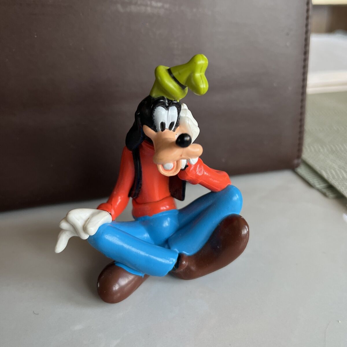 Disney Goofy Sitting PVC Figure: Walt Disney Mickey Mouse Disney Goofy Sitting PVC Figure: Walt Disney Mickey Mouse
