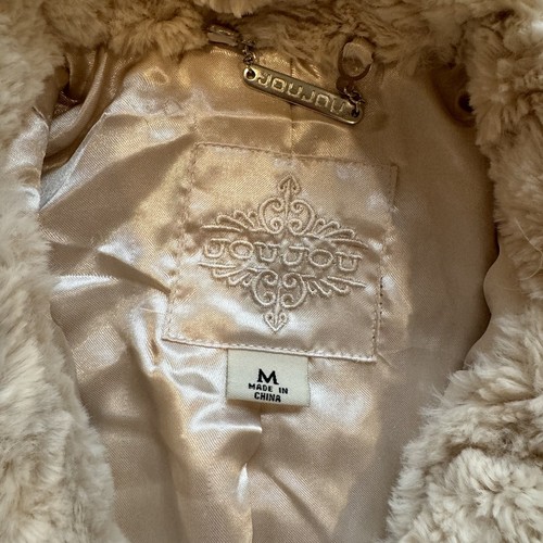 Girls Faux Fur Jacket Ivory Size Medium Lined 100% Polyester - Picture 2 of 3
