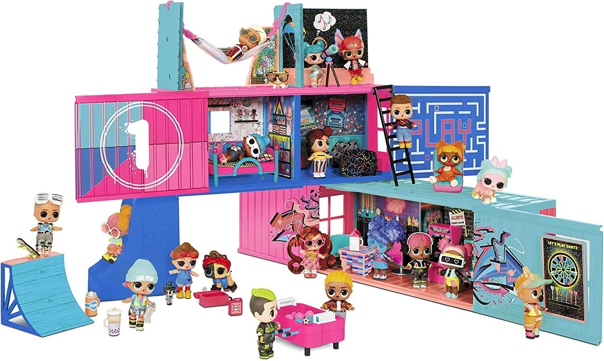 LOL Surprise Fashion Show House with 2 Exclusive Dolls and 40 Surprises