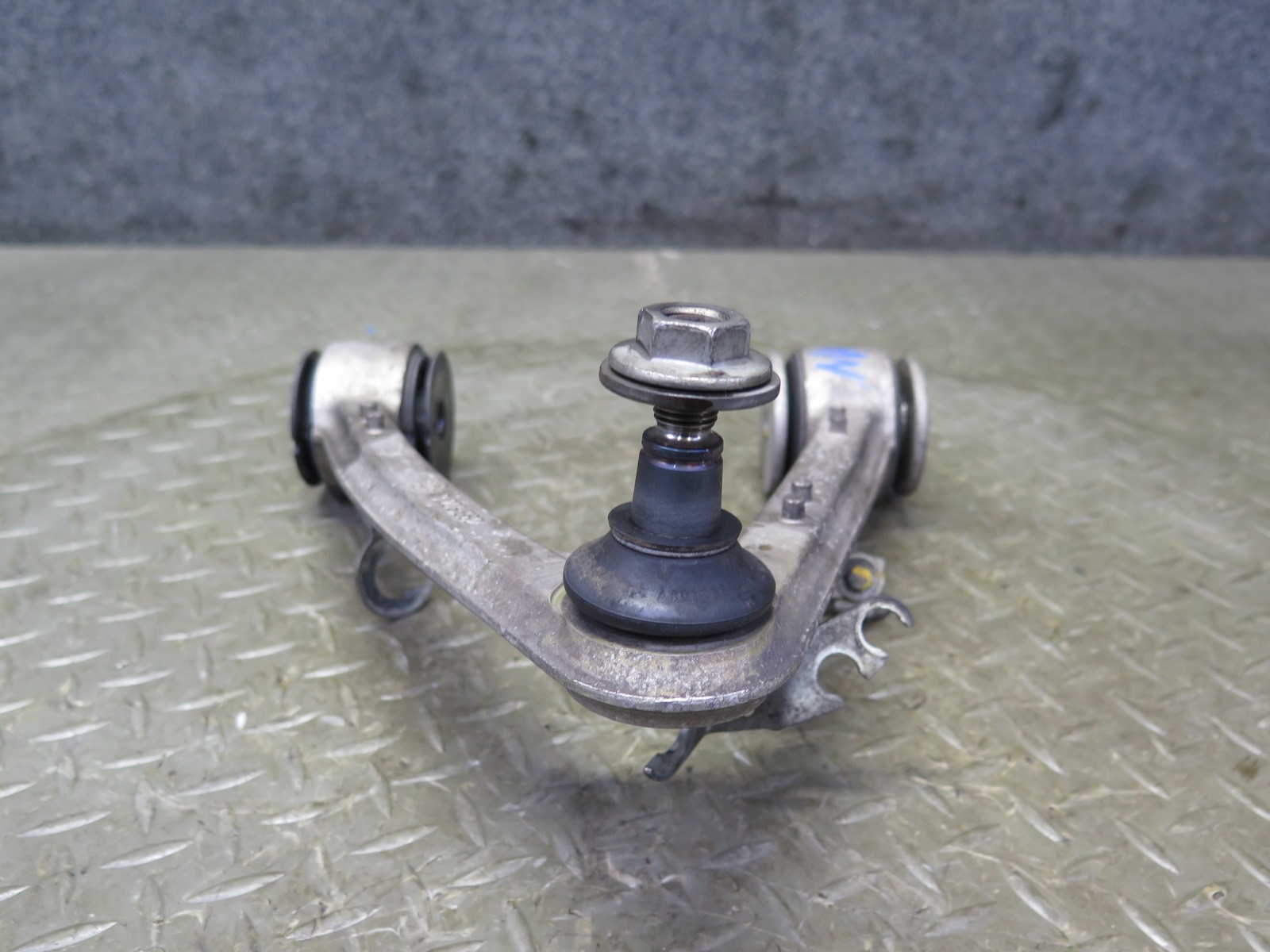 2008-2019 MASERATI GRANTURISMO M145 FRONT RIGHT UPPER & LOWER CONTROL  ARM SET