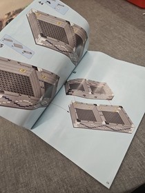 Lego 40174 Iconic Chess & Checkers Set w/ manual Not sure if all pieces are here