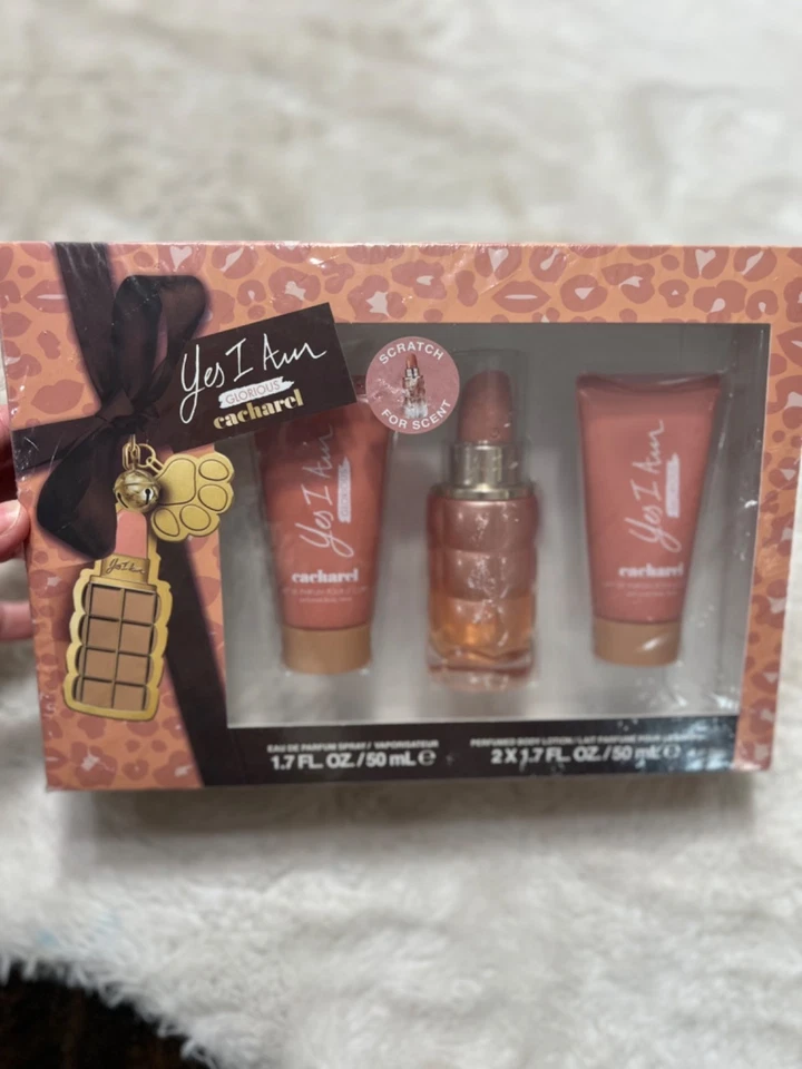 Cacharel Yes I Am Set de Regalo - Eau De Parfum & Body Lotion Set de 3 Piezas Foto 4 de 4