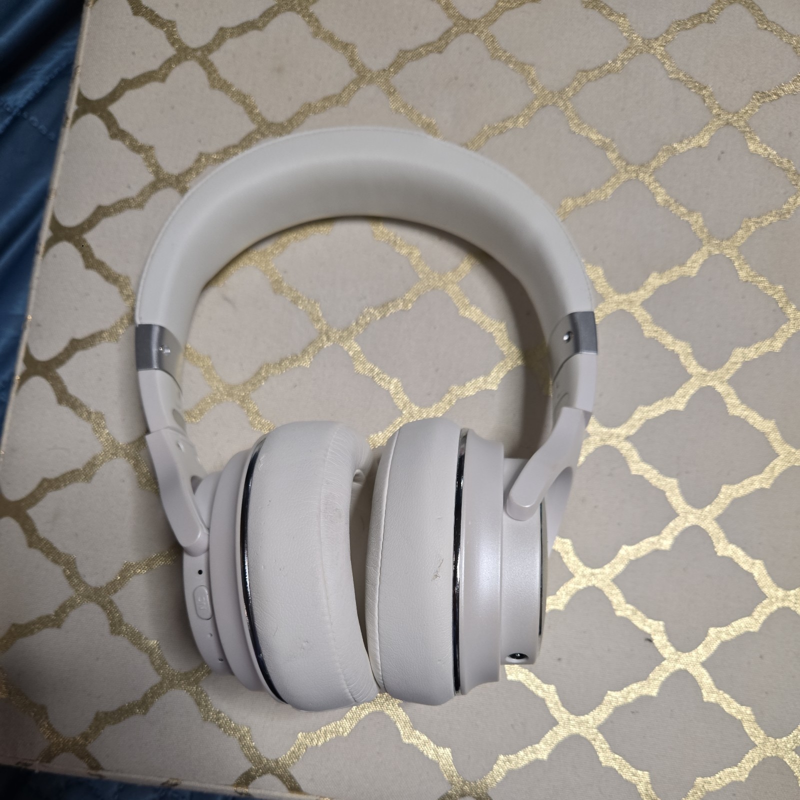 Raycon RBH820-WHI The Everyday Over-Ear Noise-Canceling Headphones - White