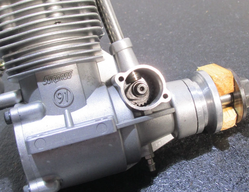 O.S. FS-91S 14.95cc 4-cycle glow engine with muffler For R/C Airplane Used f/s - Image 4 of 4