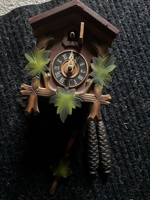 VINTAG GERMAN CUCKOO CLOCK REPAIR OR PARTS GERMANY