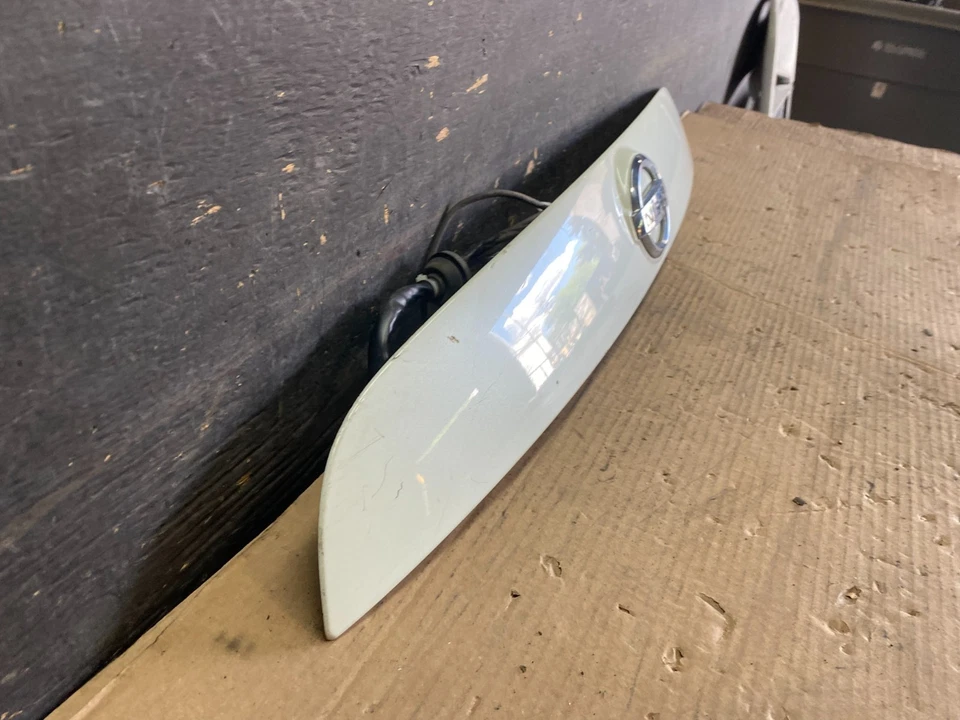 2011 to 2014 Nissan Juke Liftgate Hatch Finish Panel With Camera OEM r2299 DG - Image 3 of 4