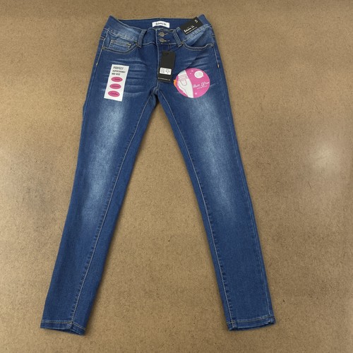 Between Us Women's Size 5 Blue Medium 