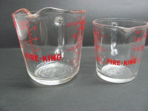 ANCHOR HOCKING FIRE KING RED LETTER VINTAGE MEASURE 1 AND 2 CUP SET W/O METRIC