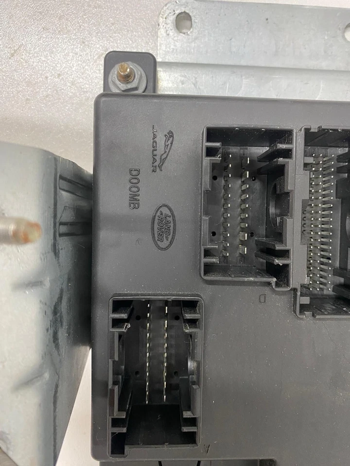 Modulo Comando Carrozzeria Jaguar XE 2.0L Diesel GX7314F041AJ 2015 - Immagine 4 di 4