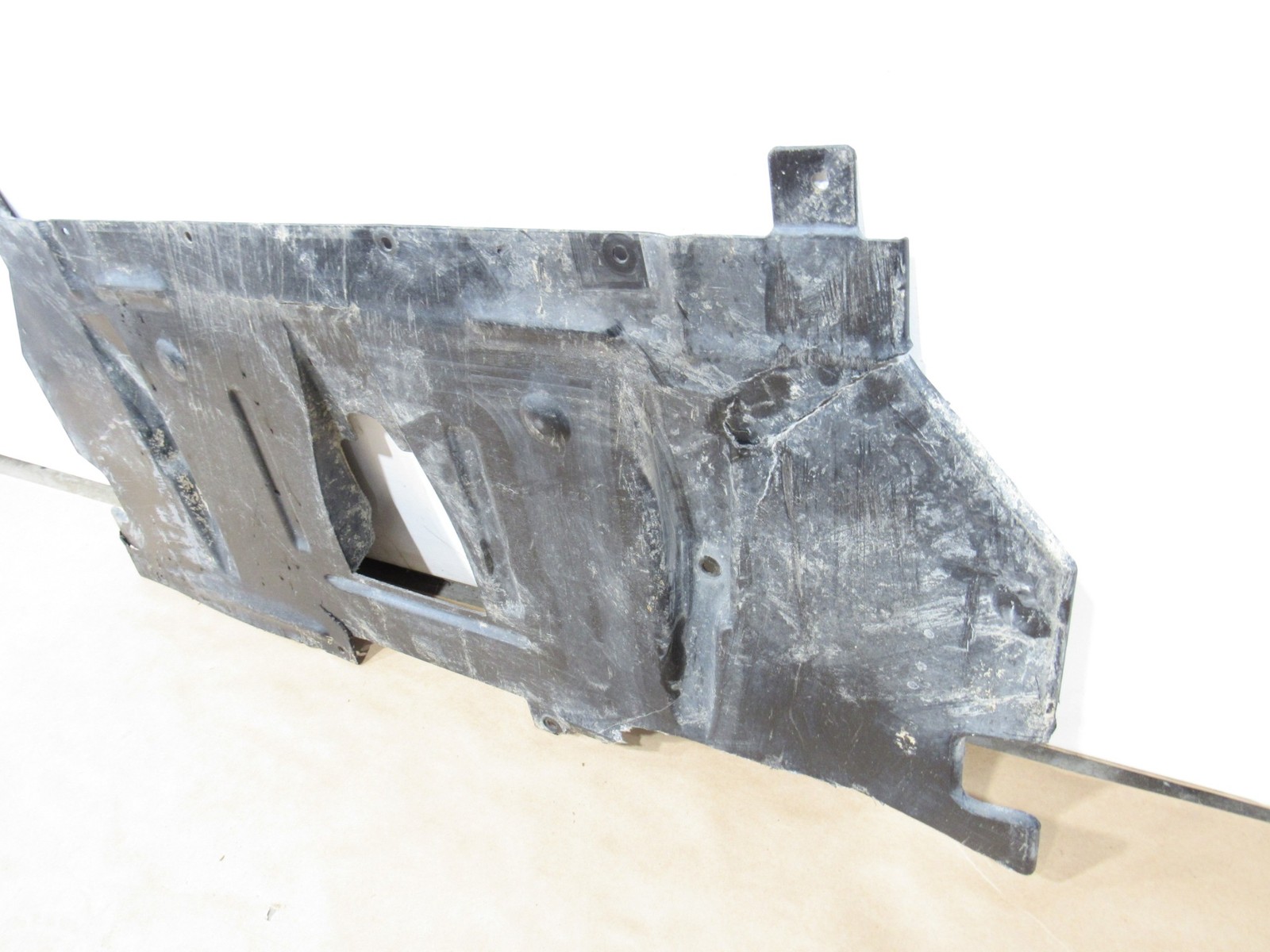 14-17 Audi R8 V10 2015 Front Center Underbody Skid Plate Splash Guard Panel ;:O