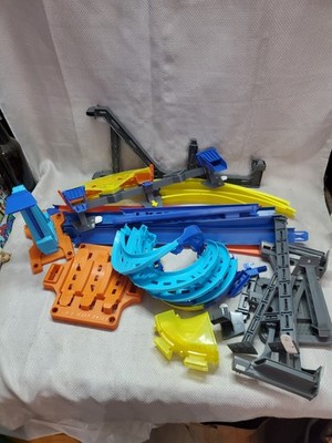 2019 Hot Wheels Track Builder Vertical Launch Kit - GGH70