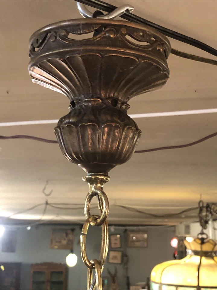 "Luz de salón Art Deco de latón/hierro y vidrio amarillo texturizado con envíos 34"" X 8"" X 10""" Foto 2 de 4