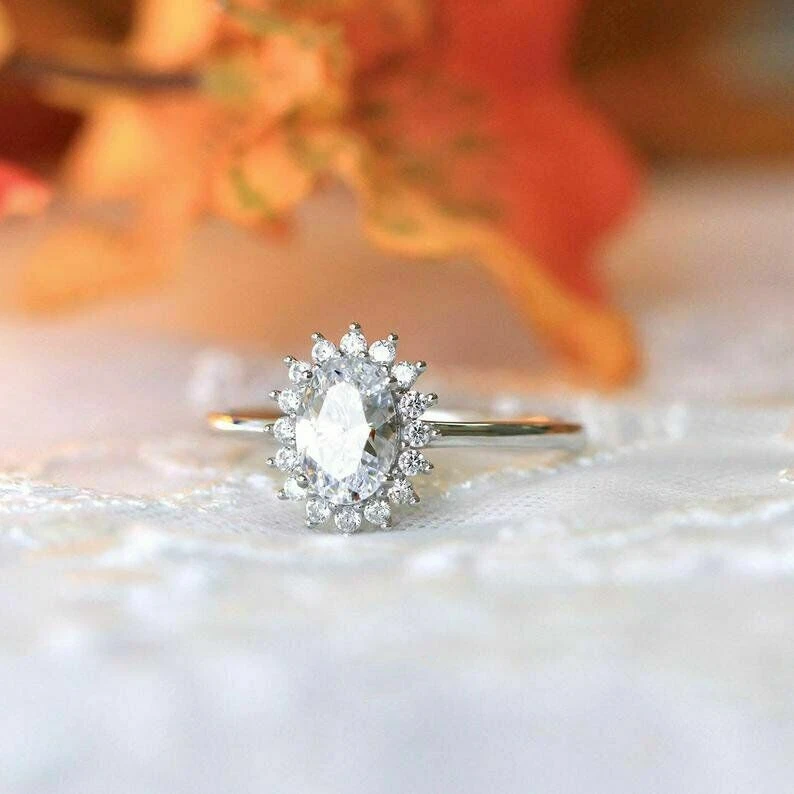 Halo-Verlobungsring Ovalschliff 2,20 kt Diamant 14 kt Weißgold simuliert in G... - Bild 2 von 4