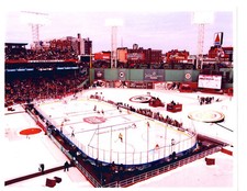  BOSTON BRUINS PHILADELPHIA FLYERS WINTER CLASSIC 8.5X11 PHOTO HOCKEY NHL FENWAY