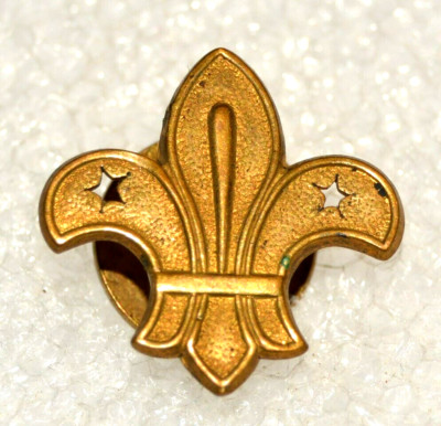 Tenderfoot Brass Boy Scout Fleur de Lys Rank Uniform Badge Early Design