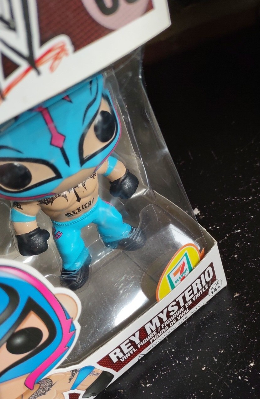 Rey Mysterio #06 7-11 Exclusive WWE Funko Pop! Vinyl Figure *DAMAGED BOX*