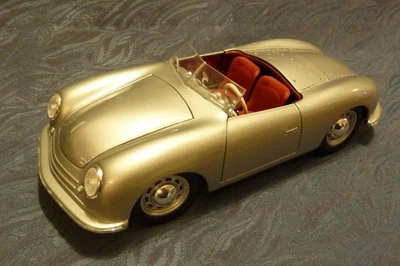 Voiture miniature au 1/18: PORSCHE 356 roadster 1948 de Maisto, sans boîte. - Photo 1/4