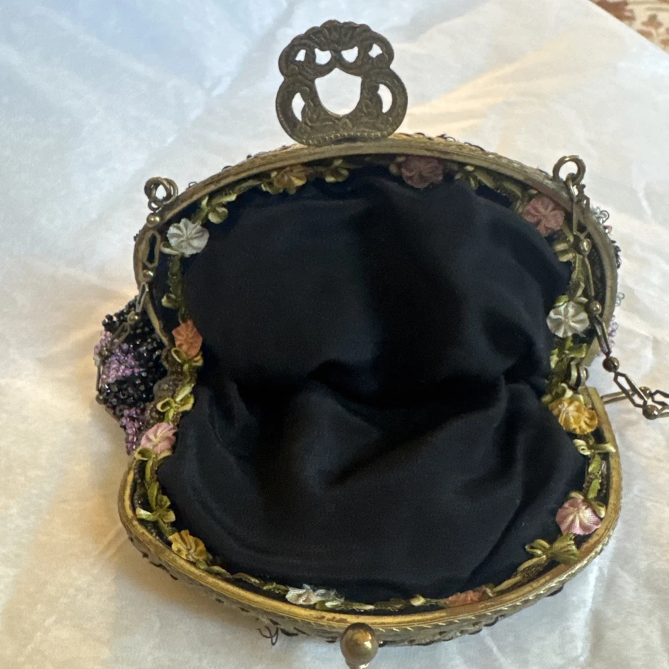 Antiguo Monedero Micro Cuentas Latón Filigrana Rosetas Victoriano Años 1900 De Colección Foto 3 de 4