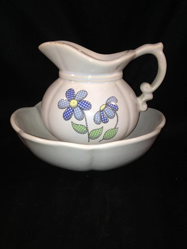 McCoy Pottery Basin and Pitcher Blue Patchwork Daisy 7528