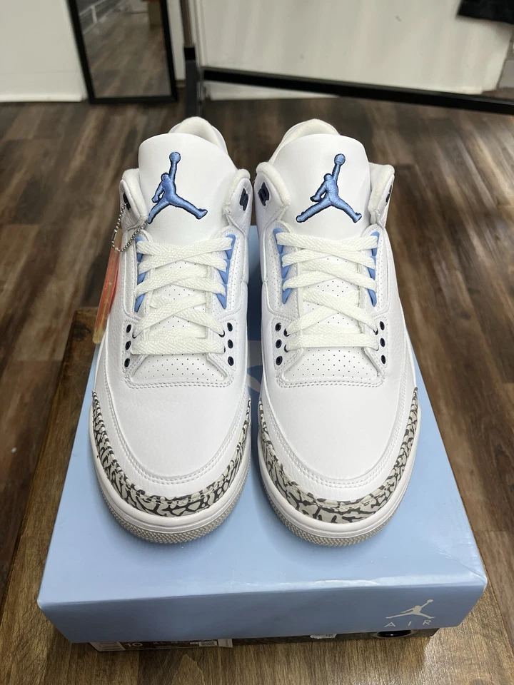 Jordan 3 Retro Mid UNC - Talla 10 (CT8532-104) Totalmente Nuevo Foto 2 de 4