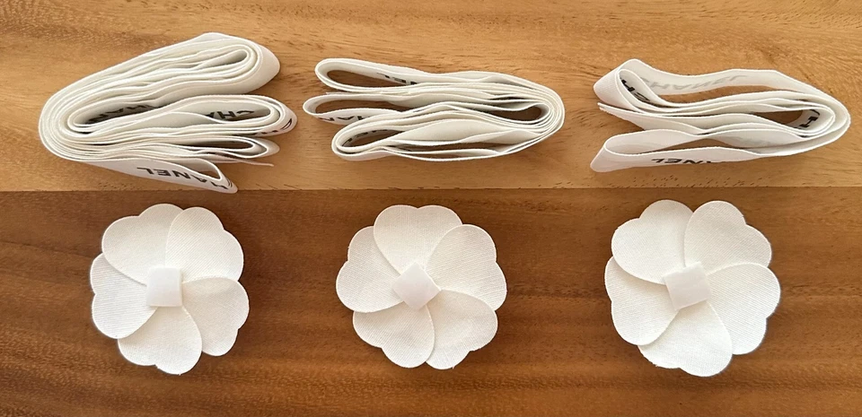 3 adhesivos y 3 cintas Chanel flores camelia (diferentes longitudes) Foto 2 de 2