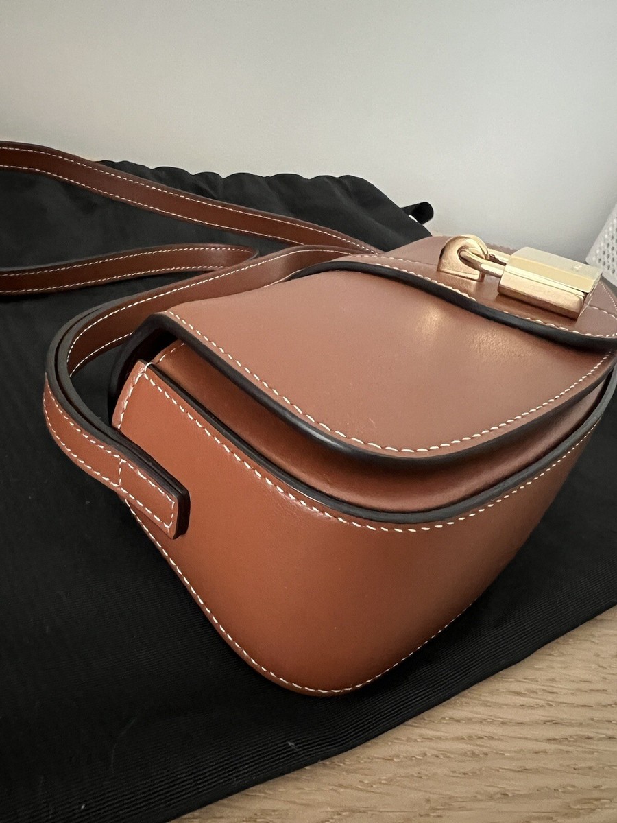 【CELINE】Celine clutch on starp Tabou【ランク:Ａ】 CELINE CLUTCH ON STRAP BAG : reveal / what fits / modshots