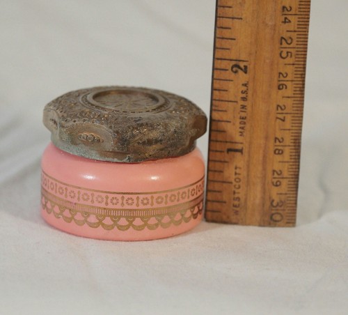 Vtg Avon Unforgettable Cream Sachet Vanity Jar .66 Oz Pink Gold Makeup 70s - Picture 2 of 5