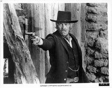 James Coburn is ready to kill Billy the Kid's friend from the film- Old Photo