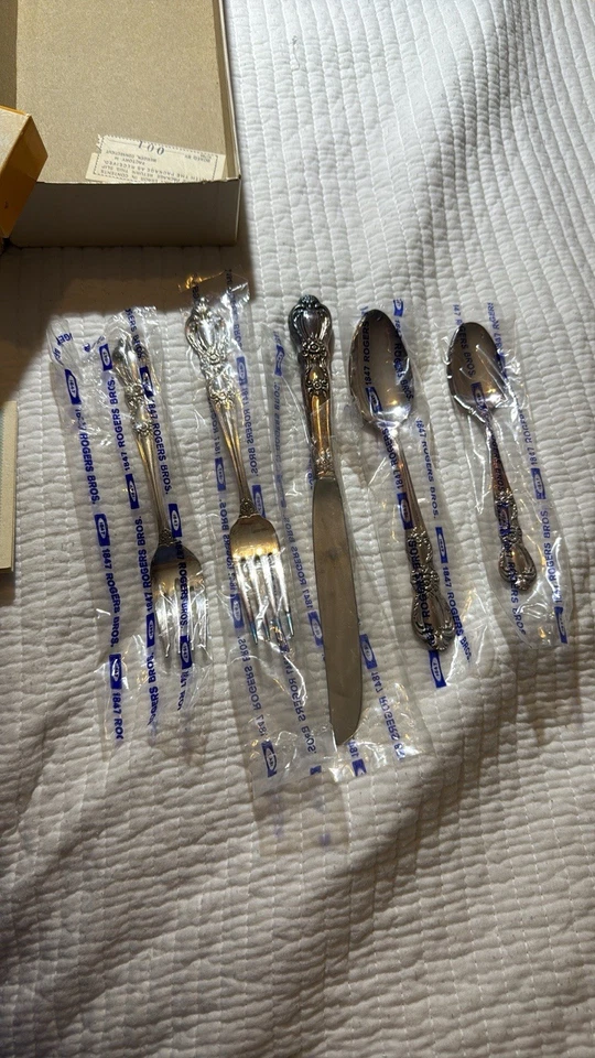 1847 Roger’s Bros 5 Pieces Place Serving = 4 Sets - Image 3 of 4