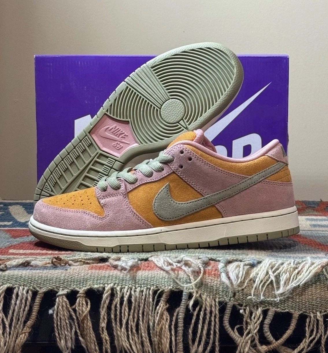 Nike SB Dunk Low Pro Red Stardust Size 8.5M HJ4135-600