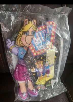1998 Muppet Stars MISS PIGGY Fabric Doll SEALED Original Package Blockbuster....
