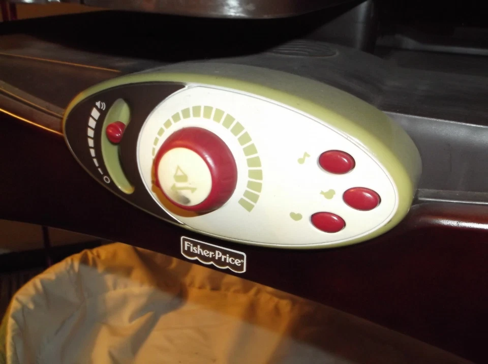 cuna fisher price movimientos calmantes Foto 2 de 4