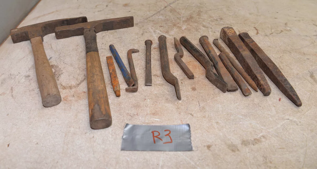 Rock chisel 2024