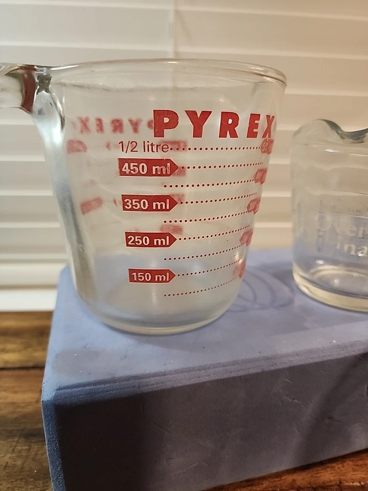 2 copos de medição PYREX: letras de tampa vermelha de vidro 4C e 2C + ancoragem 1 xícara - Imagem 4 de 4